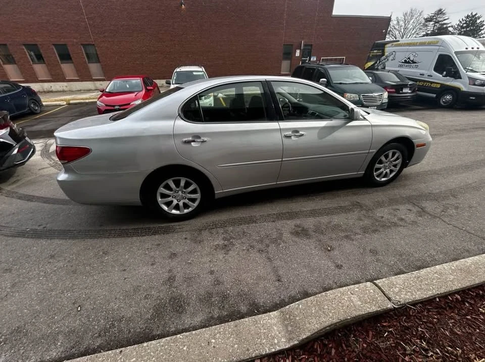 2006 Lexus ES 4th Gen - Image 3 of 10
