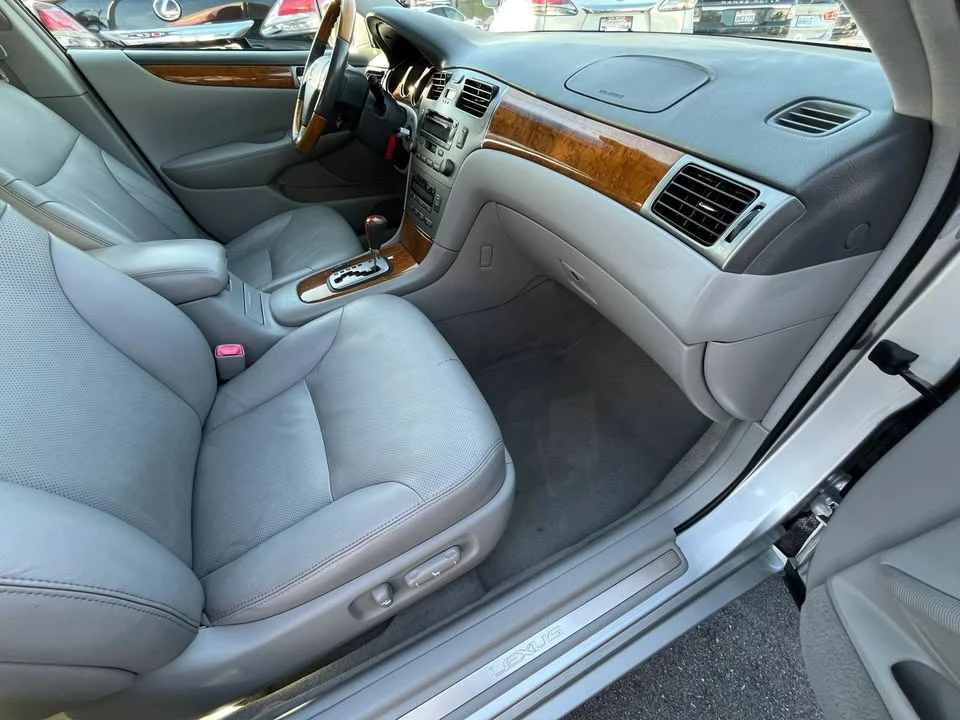 2006 Lexus ES 4th Gen - Image 13 of 20