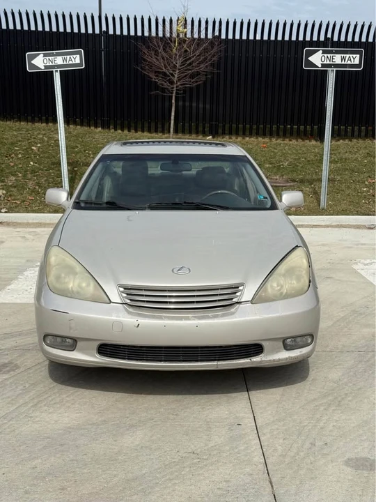 2006 Lexus ES 4th Gen - Image 2 of 15