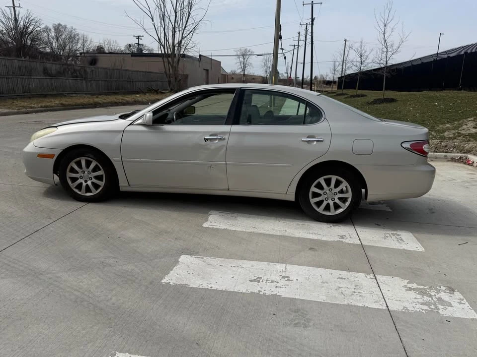 2006 Lexus ES 4th Gen - Image 8 of 15