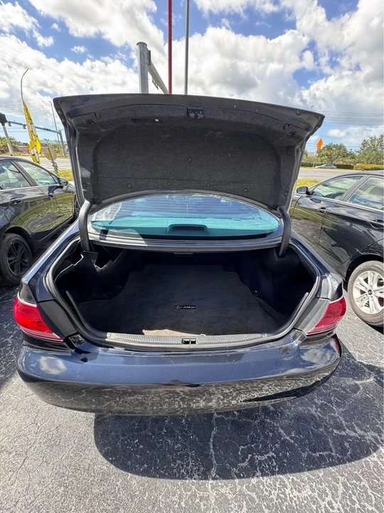 2006 Lexus ES 4th Gen - Image 13 of 16