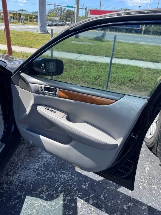 2006 Lexus ES 4th Gen - Image 12 of 16