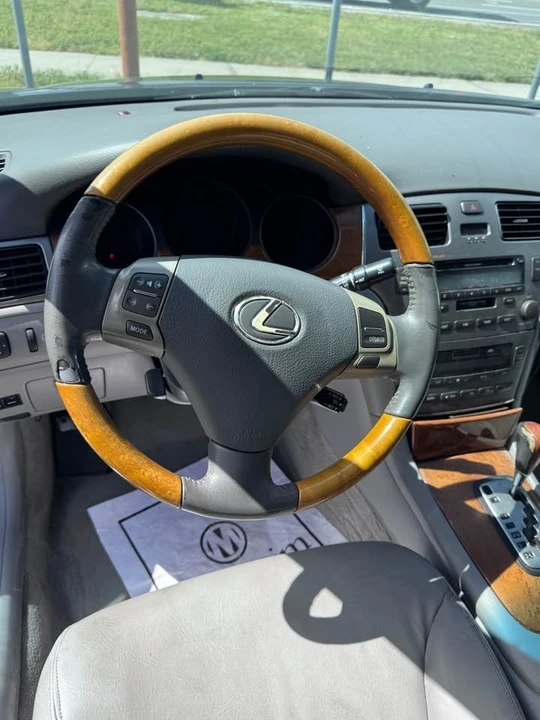 2006 Lexus ES 4th Gen - Image 11 of 16