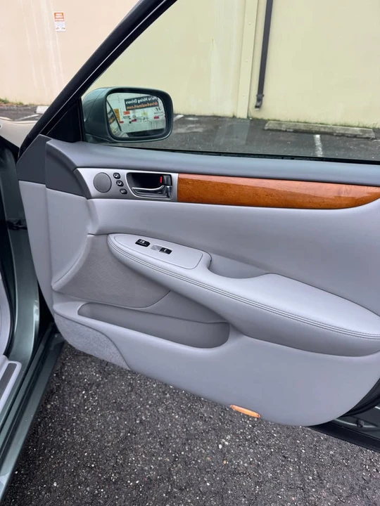 2006 Lexus ES 3rd Gen - Image 11 of 17