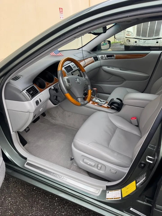 2006 Lexus ES 3rd Gen - Image 2 of 17