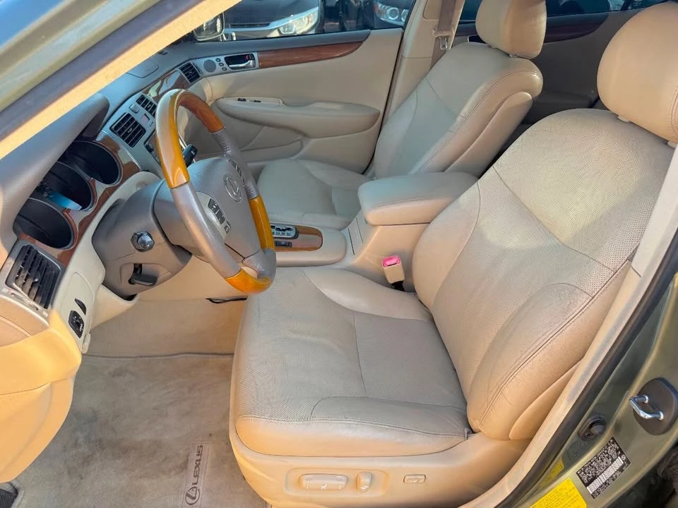 2006 Lexus ES 3rd Gen - Image 11 of 17