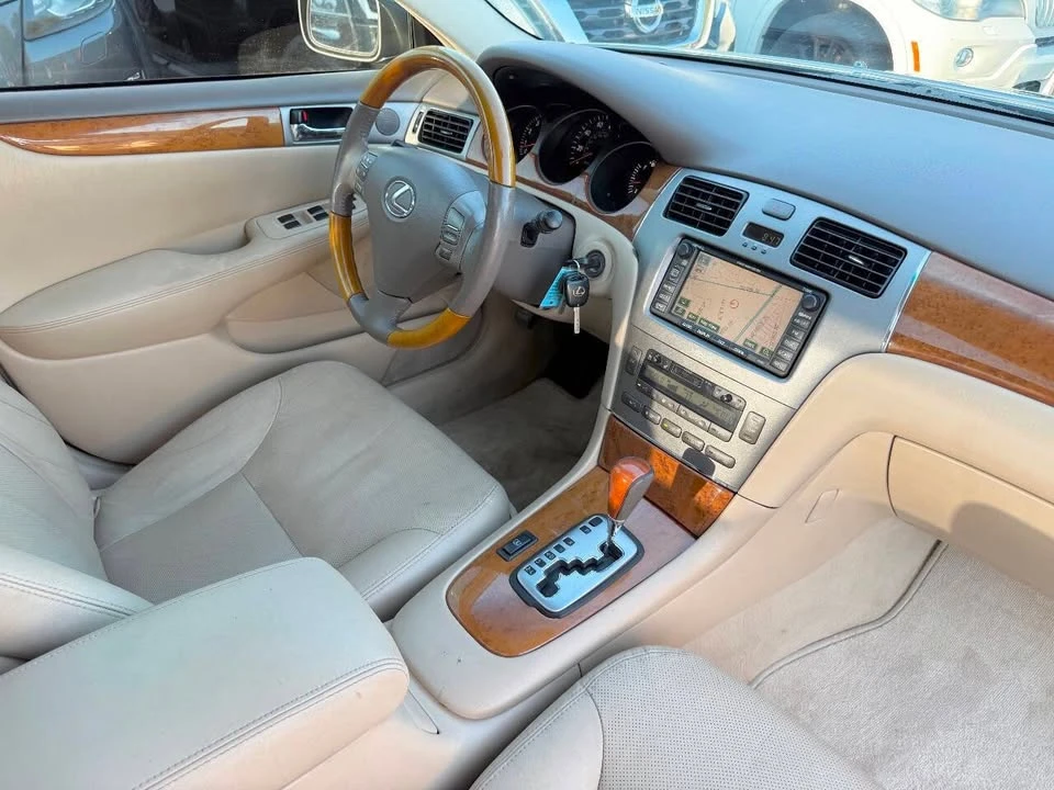 2006 Lexus ES 3rd Gen - Image 15 of 17