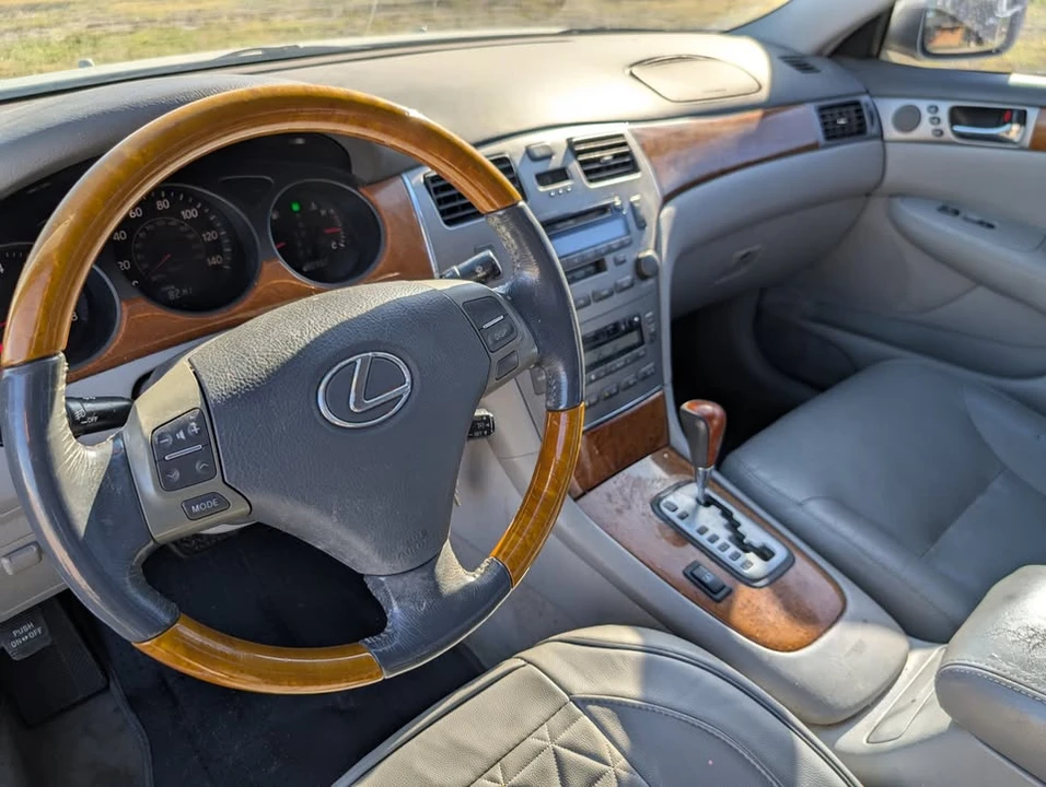 2006 Lexus ES 4th Gen - Image 9 of 20