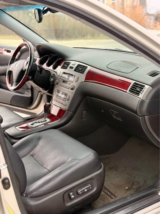 2006 Lexus ES 4th Gen - Image 9 of 12