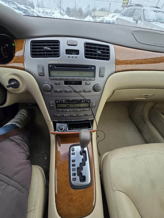 2006 Lexus ES 3rd Gen - Image 14 of 18