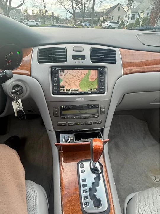 2006 Lexus ES 4th Gen - Image 12 of 19