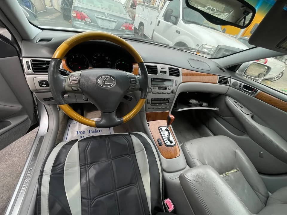 2006 Lexus ES 4th Gen - Image 9 of 12