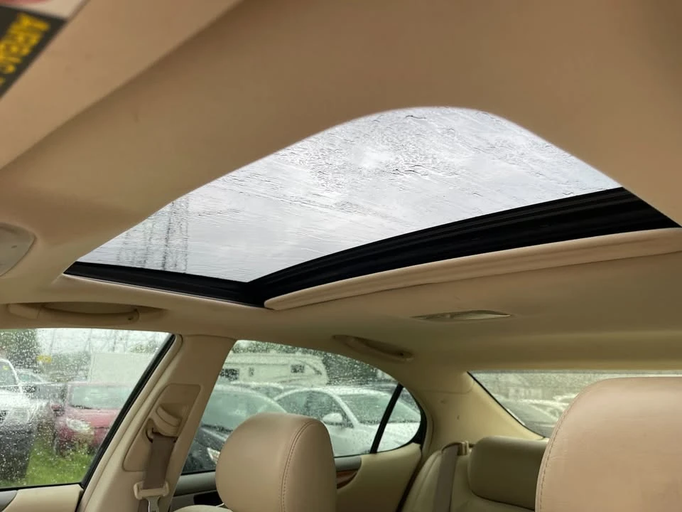 2006 Lexus ES 4th Gen - Image 9 of 13