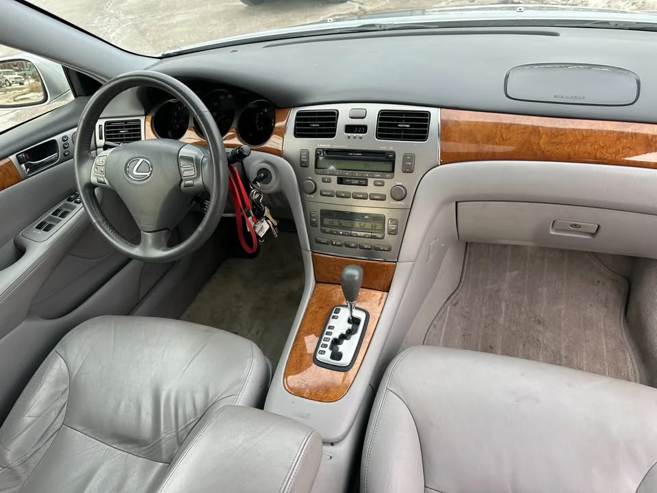 2006 Lexus ES 4th Gen - Image 16 of 20
