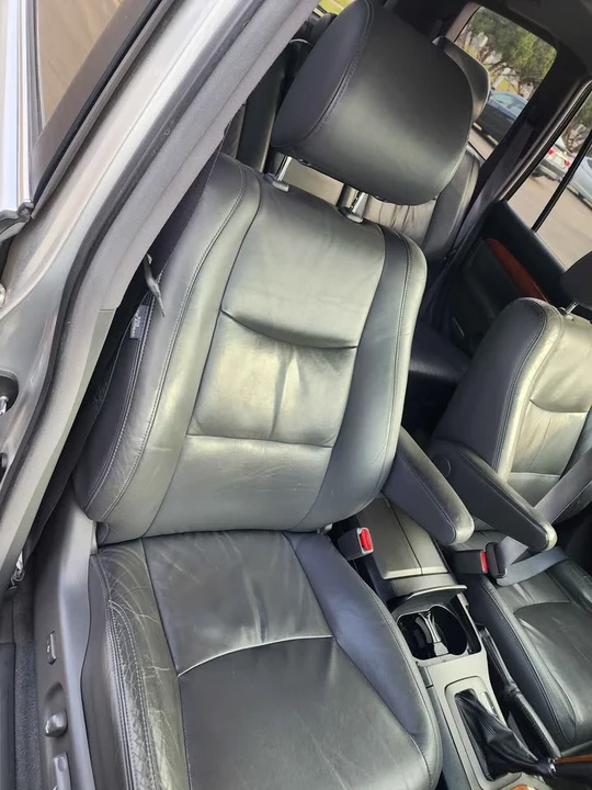 2006 Lexus GX 1st Gen - Image 16 of 17