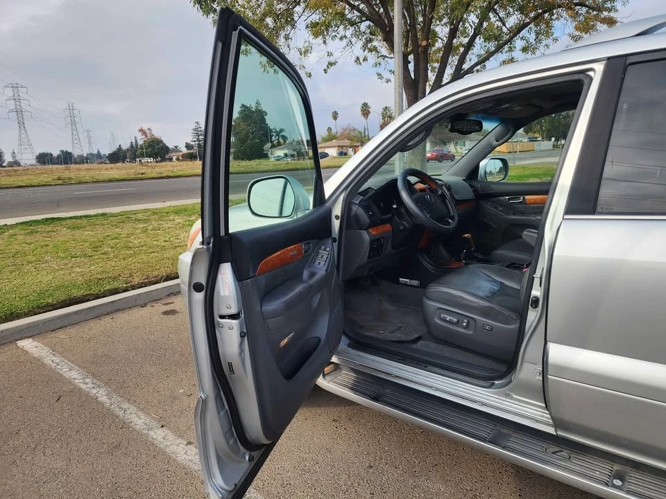 2006 Lexus GX 1st Gen - Image 2 of 17