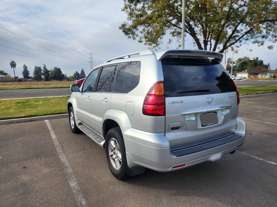 2006 Lexus GX 1st Gen - Image 9 of 17