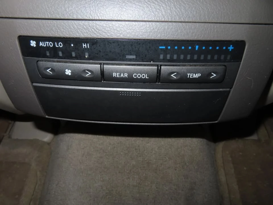 2006 Lexus GX 1st Gen - Image 19 of 20