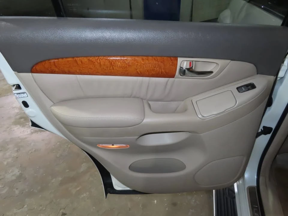 2006 Lexus GX 1st Gen - Image 12 of 20