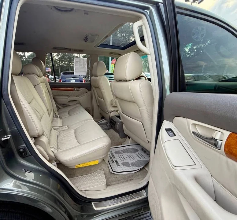2006 Lexus GX 1st Gen - Image 11 of 18
