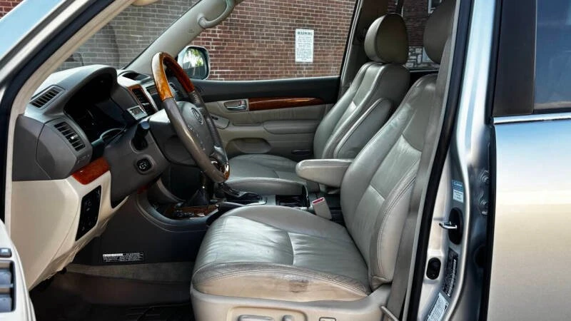 2006 Lexus GX 1st Gen - Image 17 of 20