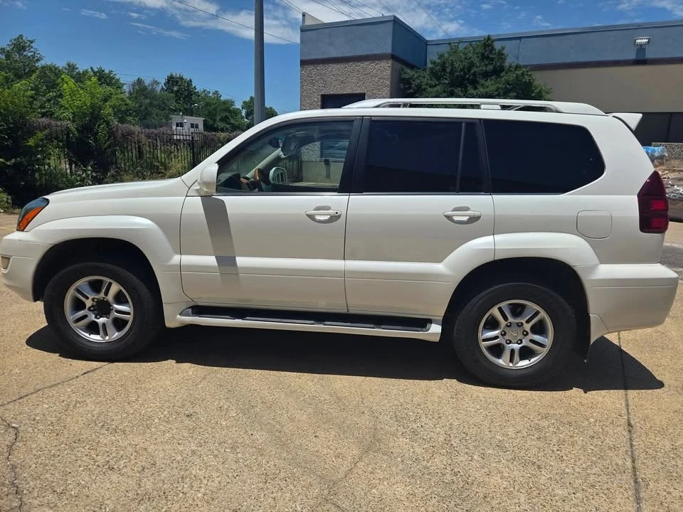 2006 Lexus GX 1st Gen - Image 2 of 19