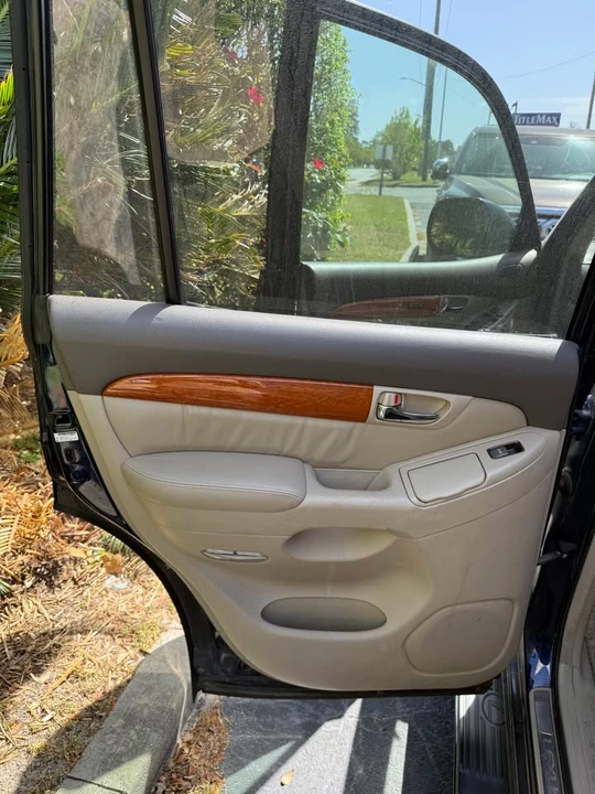 2006 Lexus GX 1st Gen - Image 11 of 20