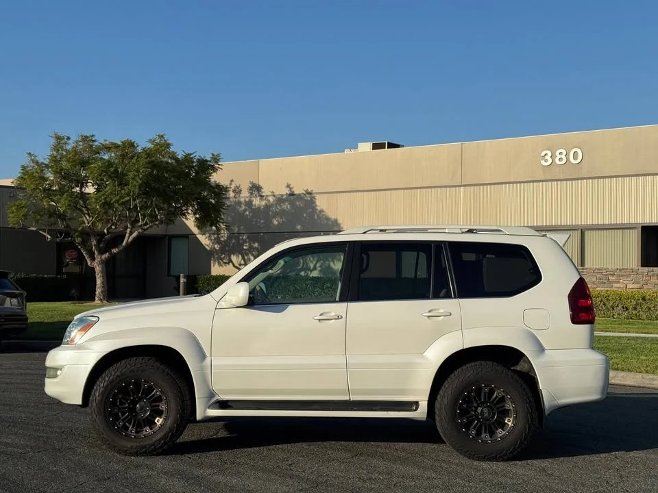 2006 Lexus GX 1st Gen - Image 2 of 19