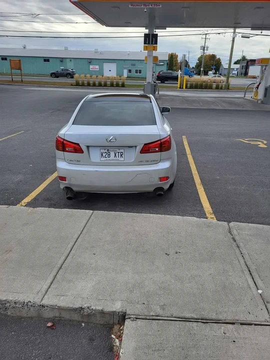 2006 Lexus IS 2nd Gen - Image 6 of 8