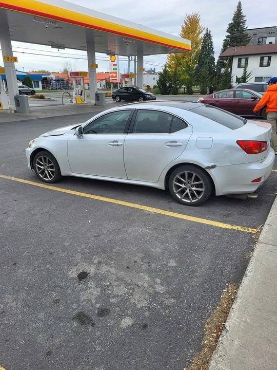 2006 Lexus IS 2nd Gen - Image 3 of 8