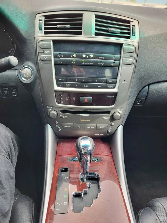 2006 Lexus IS 2nd Gen - Image 7 of 9