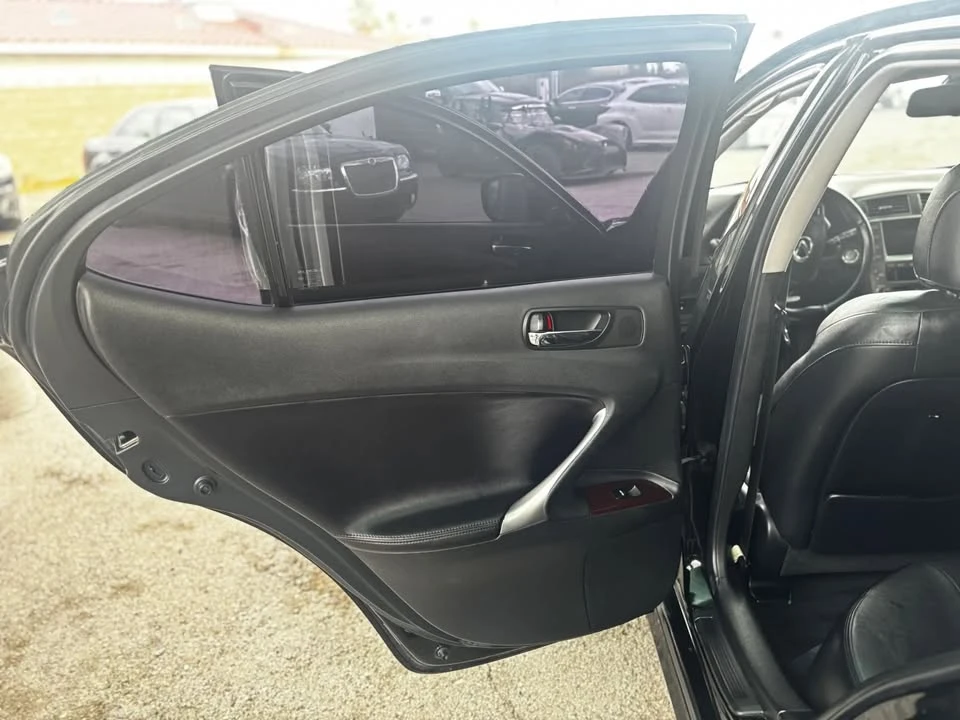 2006 Lexus IS 2nd Gen - Image 16 of 20