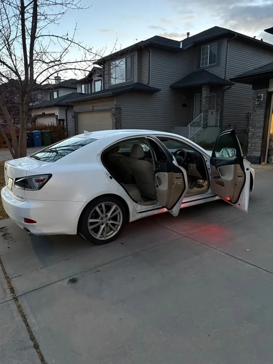 2006 Lexus IS 2nd Gen - Image 4 of 8