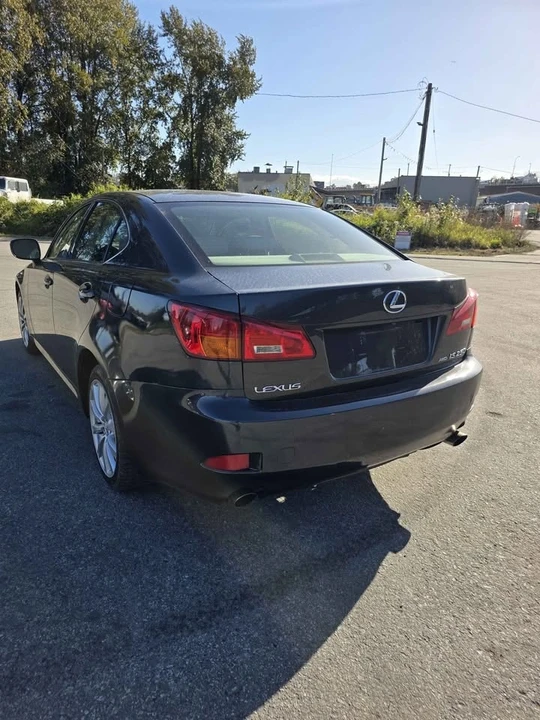 2006 Lexus IS 2nd Gen - Image 8 of 17