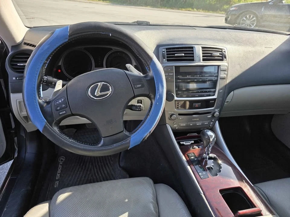 2006 Lexus IS 2nd Gen - Image 16 of 17