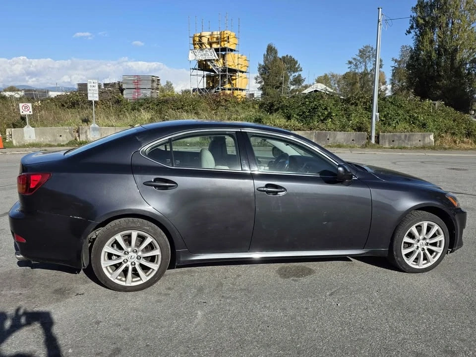 2006 Lexus IS 2nd Gen - Image 11 of 17