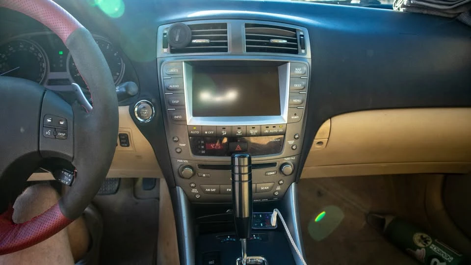 2006 Lexus IS 2nd Gen - Image 9 of 16