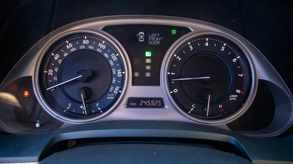 2006 Lexus IS 2nd Gen - Image 10 of 16