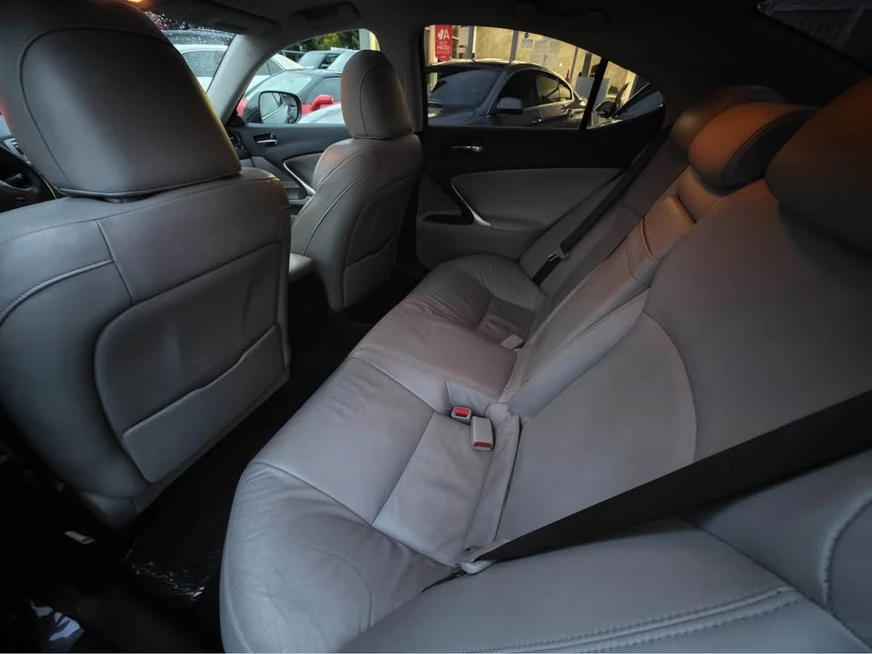 2006 Lexus IS 2nd Gen - Image 15 of 20
