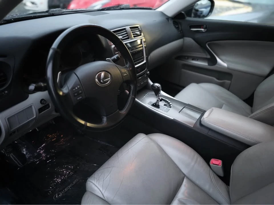 2006 Lexus IS 2nd Gen - Image 11 of 20