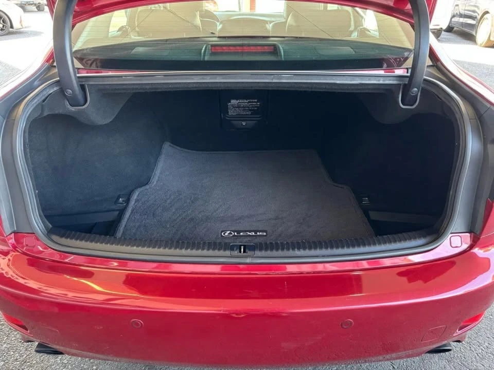 2006 Lexus IS 2nd Gen - Image 18 of 19