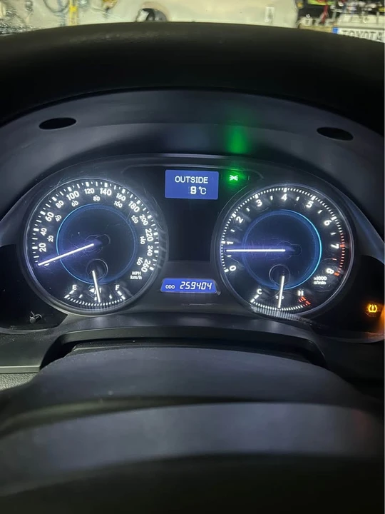 2006 Lexus IS 2nd Gen - Image 5 of 9