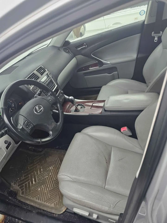2006 Lexus IS 2nd Gen - Image 4 of 8