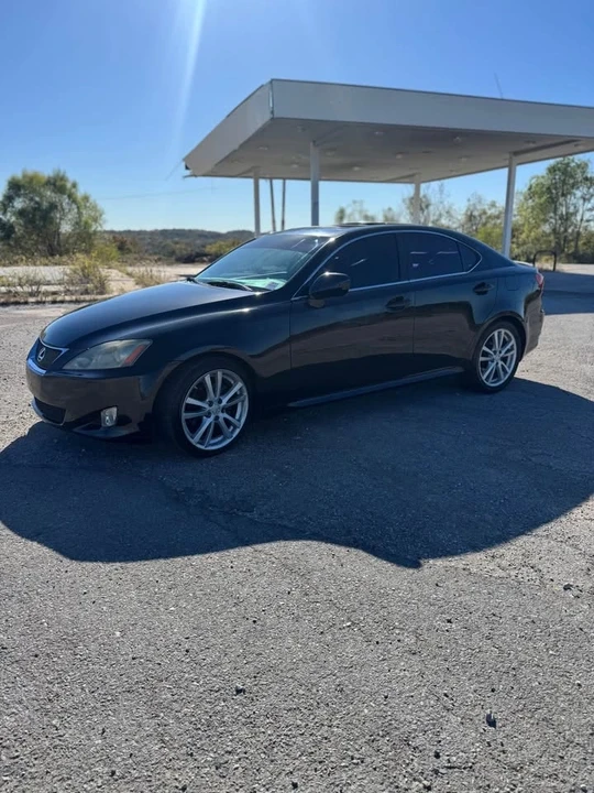 2006 Lexus IS 2nd Gen - Image 2 of 12