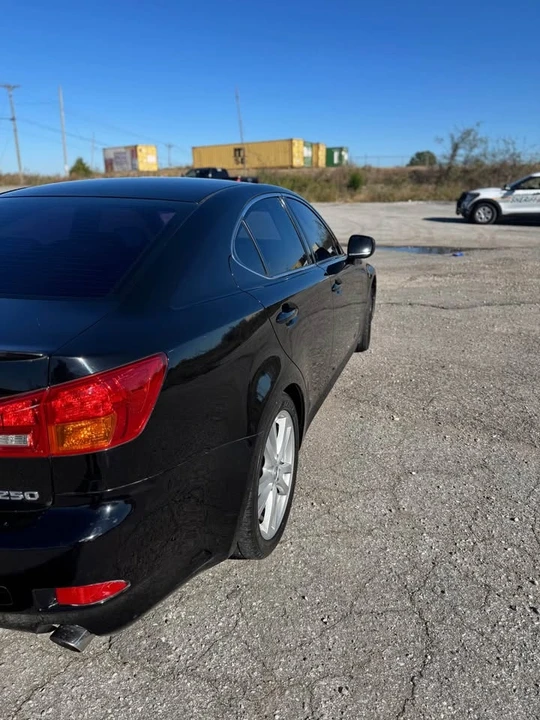 2006 Lexus IS 2nd Gen - Image 5 of 12
