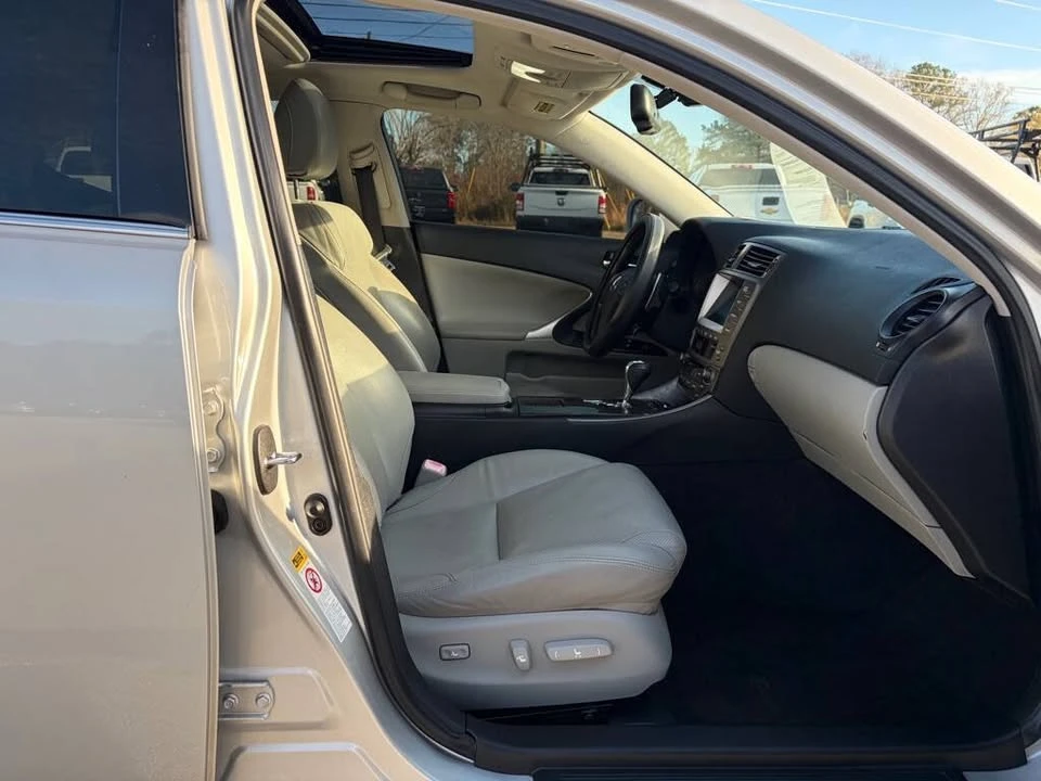 2006 Lexus IS 2nd Gen - Image 10 of 17