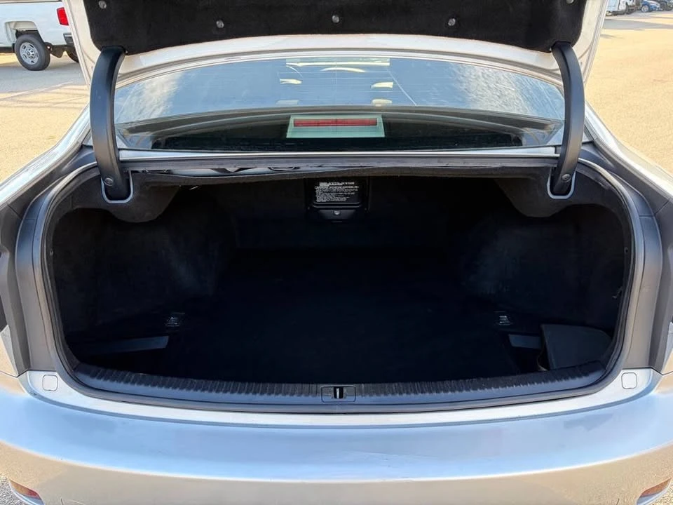 2006 Lexus IS 2nd Gen - Image 6 of 17