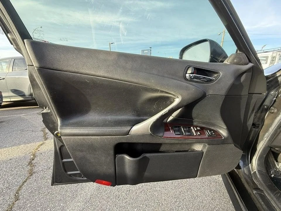 2006 Lexus IS 2nd Gen - Image 15 of 20