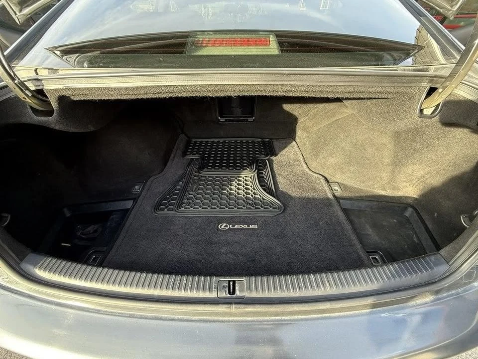 2006 Lexus IS 2nd Gen - Image 18 of 20