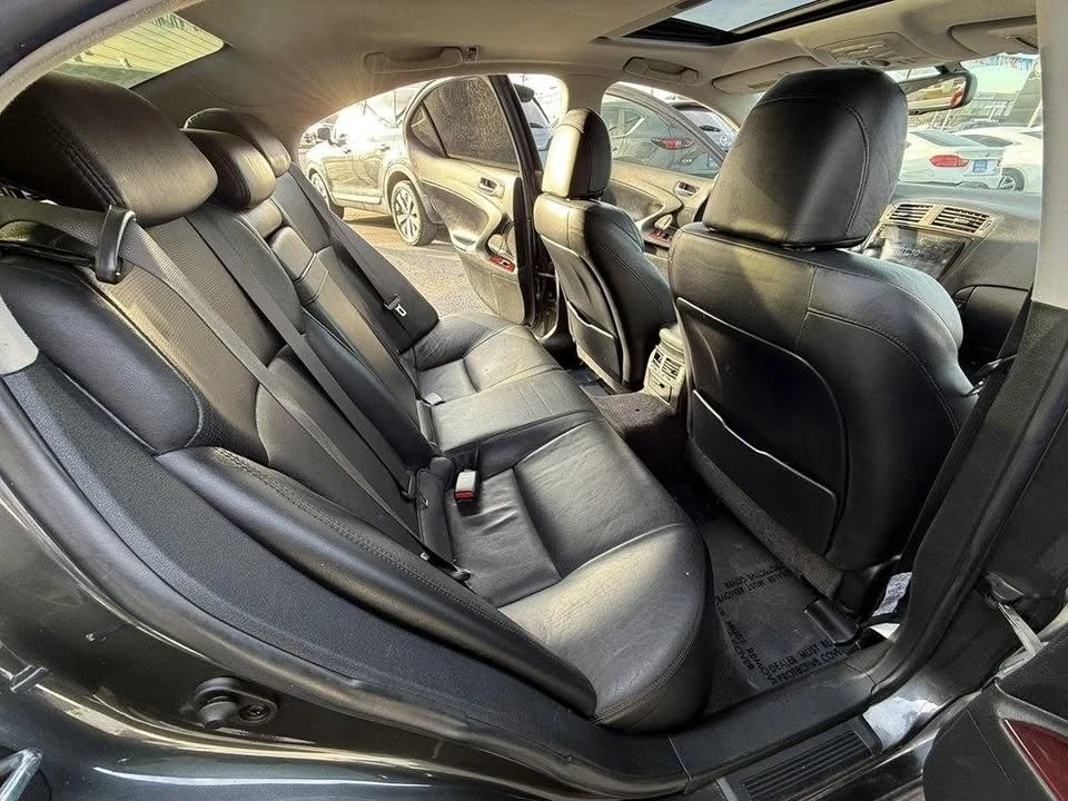 2006 Lexus IS 2nd Gen - Image 19 of 20